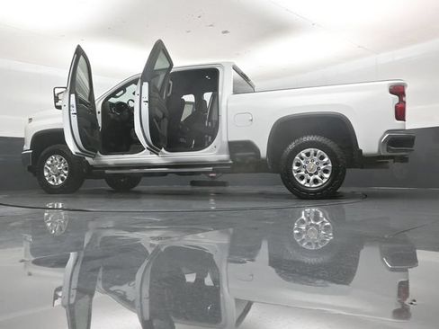 Used 2024 Chevrolet Silverado 2500 LT AWD/4WD image 58