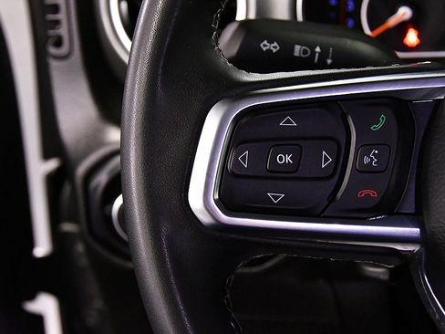 Used 2023 Jeep Wrangler Sahara image 17