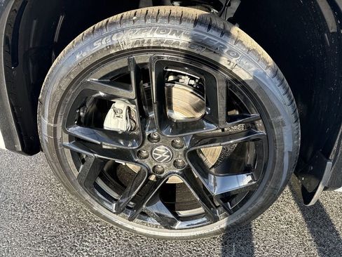 New 2026 Volkswagen Tiguan SE R-Line AWD/4WD image 8
