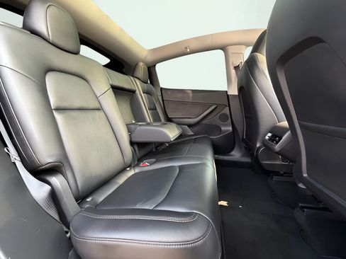Used 2021 Tesla Model Y 2WD image 23