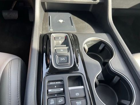 Used 2024 Honda Pilot Touring image 22