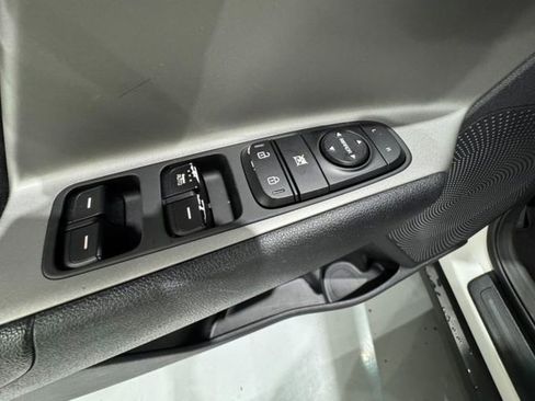 Used 2019 Kia Niro LX image 24