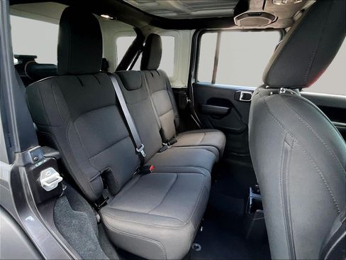 Used 2022 Jeep Wrangler Unlimited Sport AWD/4WD image 23