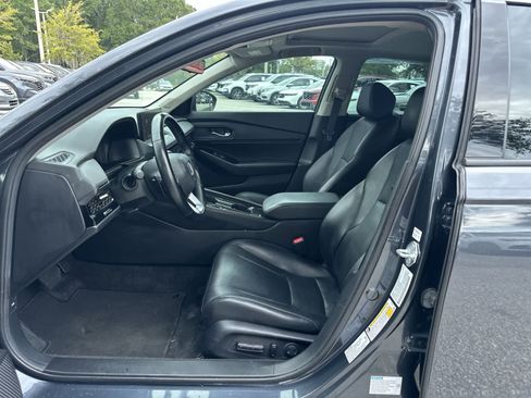 Used 2023 Honda Accord Touring image 2