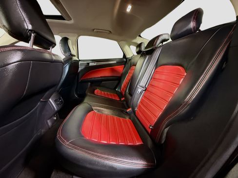 Used 2020 Ford Fusion SE image 25