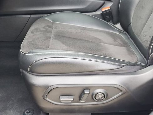 Used 2024 Jeep Grand Cherokee L Laredo image 18