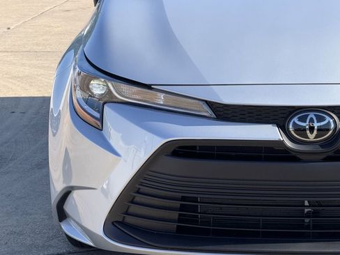 Certified 2026 Toyota Corolla LE FWD image 5