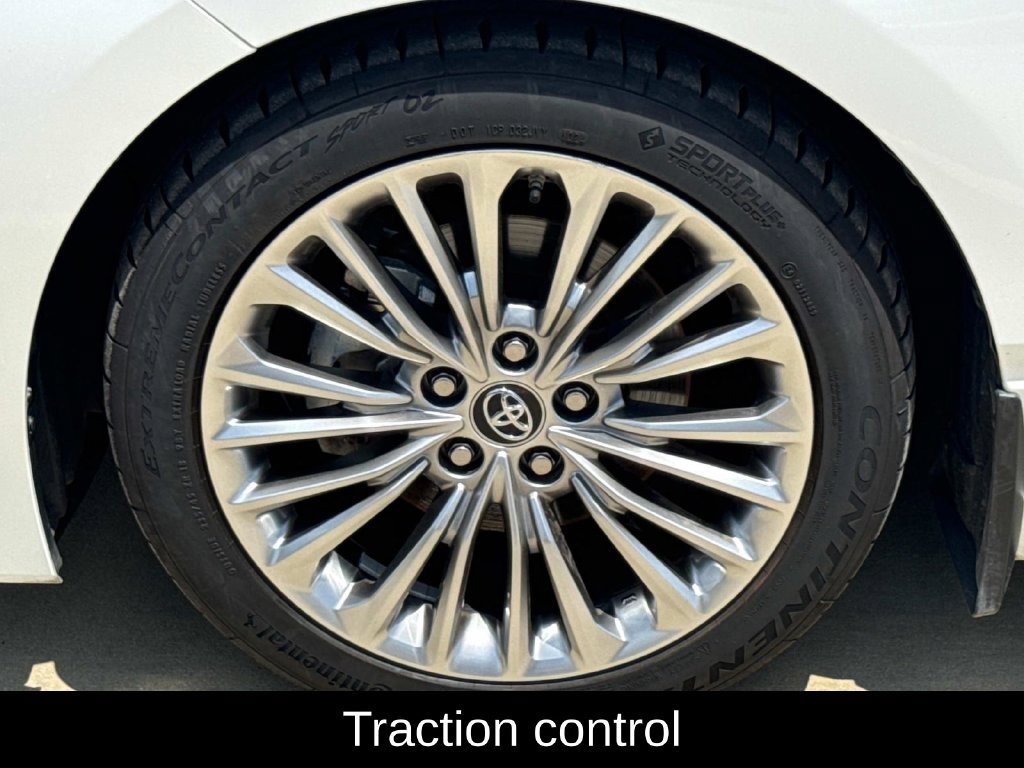 Used 2019 Toyota Avalon Limited FWD image 5