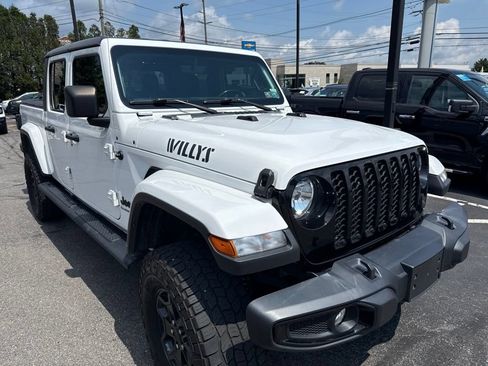 Used 2021 Jeep Gladiator Sport AWD/4WD image 4