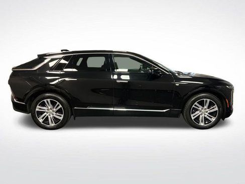 Certified 2024 Cadillac Lyriq Tech w/ Driver Assist Package AWD/4WD image 38