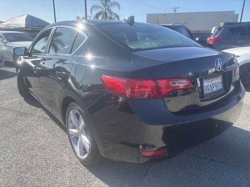 Used 2013 Acura ILX w/ Premium Package image 2