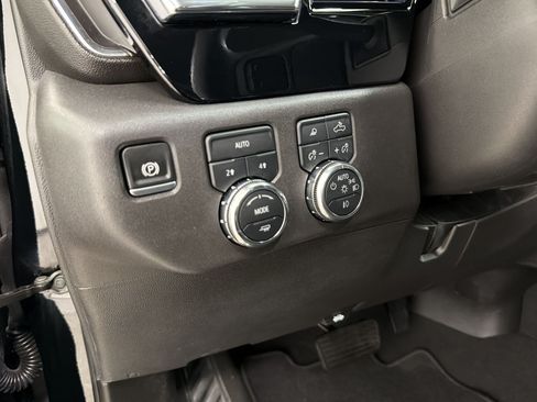 Used 2025 GMC Sierra 1500 SLT AWD/4WD image 19
