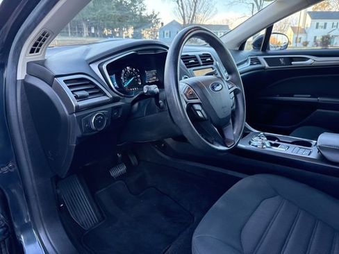 Used 2020 Ford Fusion SE image 7