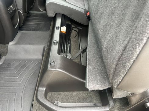 Used 2017 Chevrolet Colorado Z71 AWD/4WD image 36