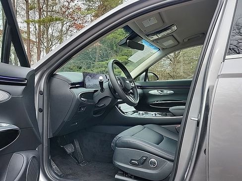 Used 2026 Genesis GV70 2.5T image 4