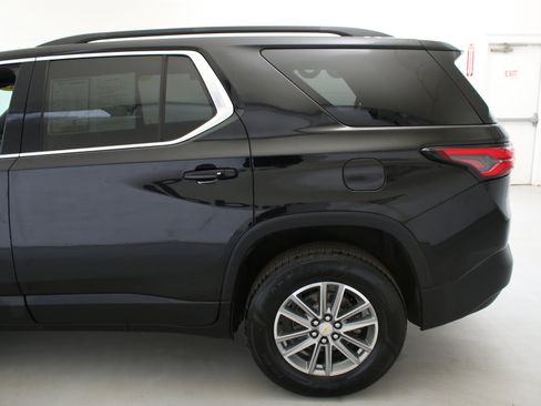 Used 2023 Chevrolet Traverse LT w/ LPO, Floor Liner Package image 6