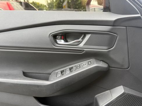 Used 2023 Honda Accord EX image 17