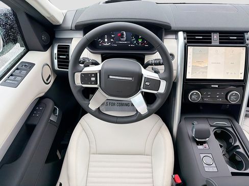 New 2026 Land Rover Discovery Limited Edition AWD/4WD image 18
