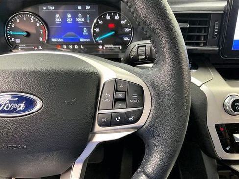 Used 2022 Ford Explorer XLT w/ Equipment Group 202A AWD/4WD image 23