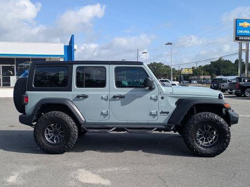 Used 2024 Jeep Wrangler Unlimited Sport AWD/4WD image 3