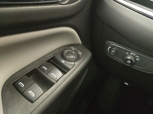 Used 2021 Chevrolet Equinox LS w/ LS Convenience Package FWD image 27