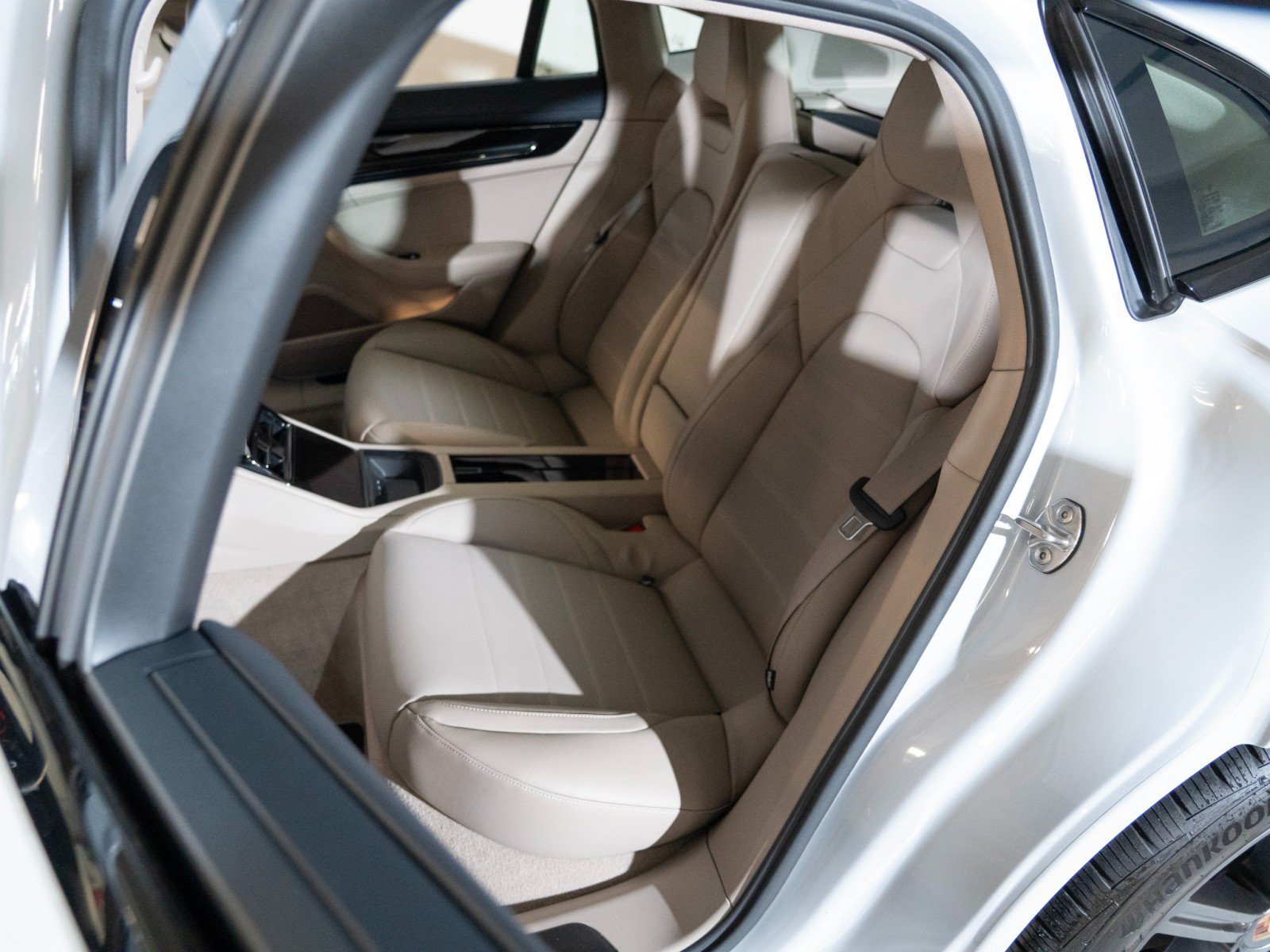Certified 2026 Porsche Panamera RWD image 23