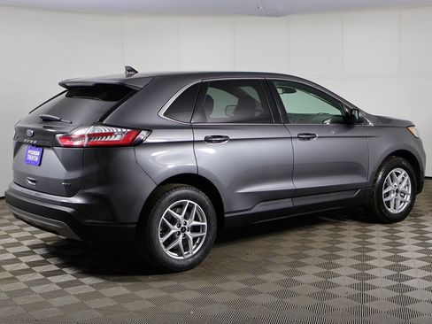 Used 2024 Ford Edge SEL image 6