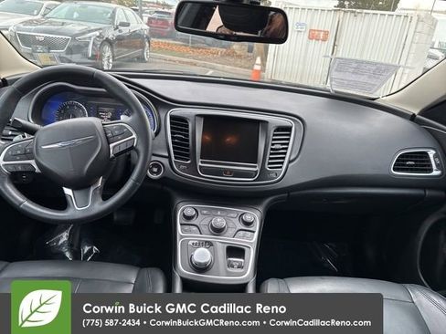 Used 2017 Chrysler 200 Limited Platinum w/ Comfort & Convenience Group image 30