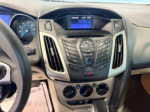 Used 2013 Ford Focus SE FWD image 10