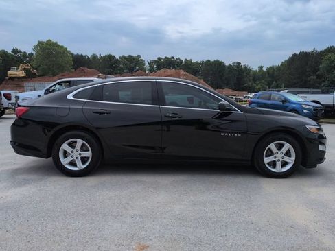 Used 2021 Chevrolet Malibu LS FWD image 3