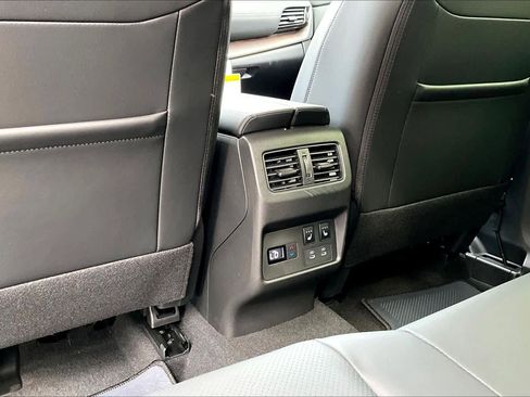 New 2026 Nissan Rogue Platinum image 20