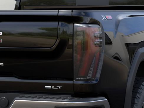 New 2026 GMC Sierra 2500 SLT AWD/4WD image 11
