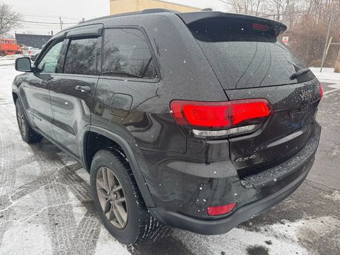 Used 2016 Jeep Grand Cherokee Laredo 75th Anniversary image 7