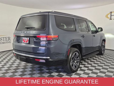 Certified 2024 Jeep Wagoneer Series II w/ Flexible Seating Group AWD/4WD image 4