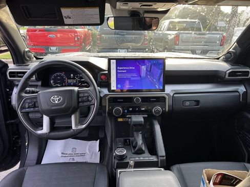 Used 2025 Toyota 4Runner TRD Off-Road Premium AWD/4WD image 31