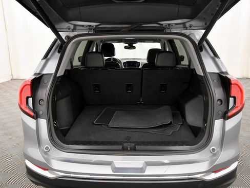 Used 2024 GMC Terrain SLT image 7