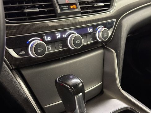 Used 2018 Honda Accord Sport image 16