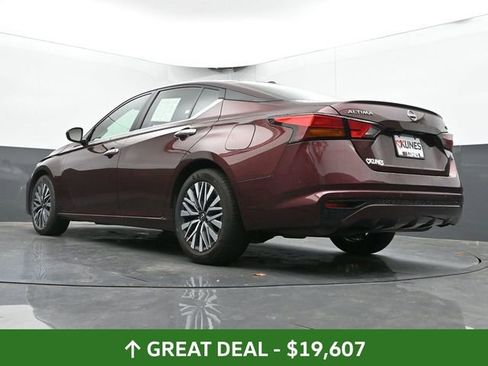 Used 2024 Nissan Altima 2.5 SV image 48