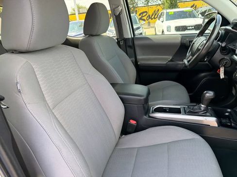 Used 2019 Toyota Tacoma SR5 AWD/4WD image 25