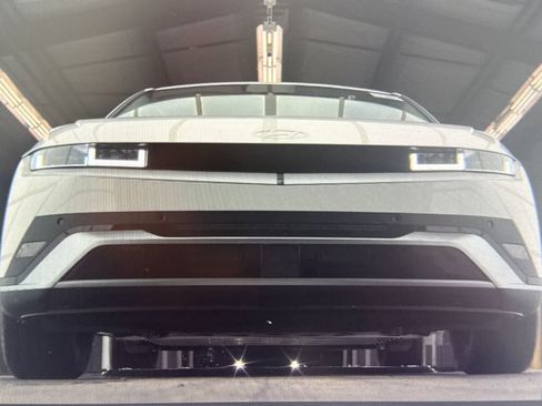 Used 2026 Hyundai Ioniq 5 SEL image 10