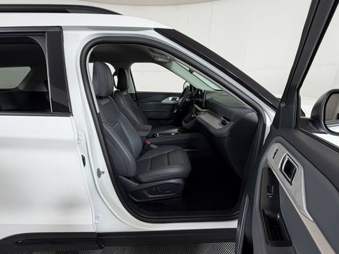 New 2026 Ford Explorer Active w/ Active Comfort Package image 5