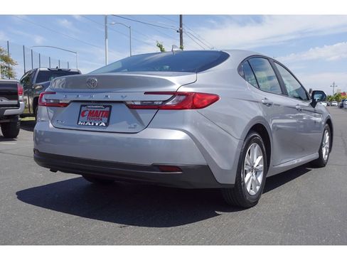Used 2025 Toyota Camry LE FWD image 4
