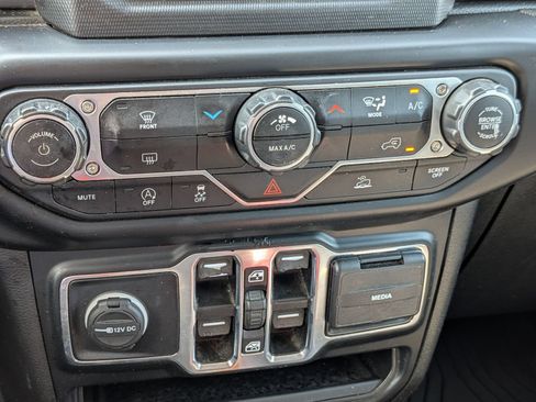 Used 2022 Jeep Gladiator Sport AWD/4WD image 23