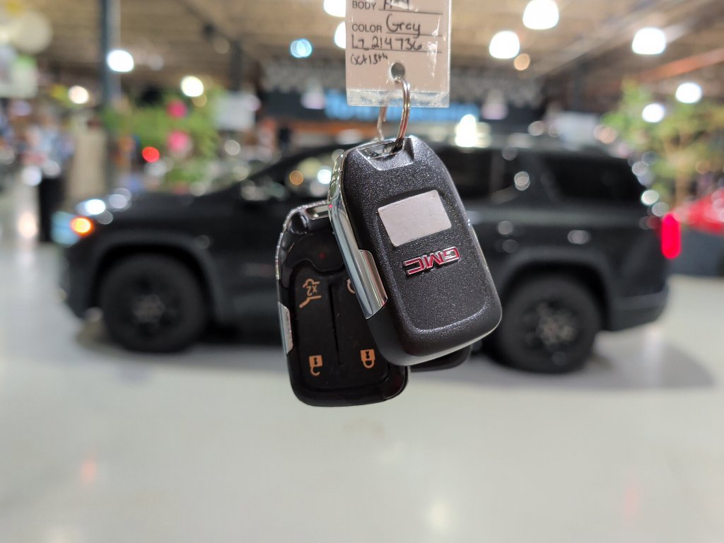 Used 2020 GMC Acadia AT4 w/ Driver Alert Package II AWD/4WD image 4