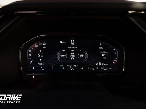 Used 2025 GMC Sierra 3500 AT4 w/ AT4 Premium Plus Package image 27