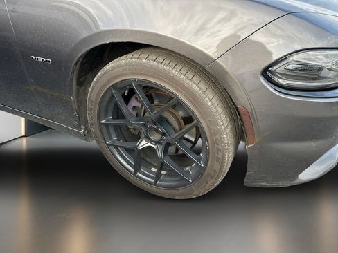 Used 2018 Dodge Charger R/T RWD image 10
