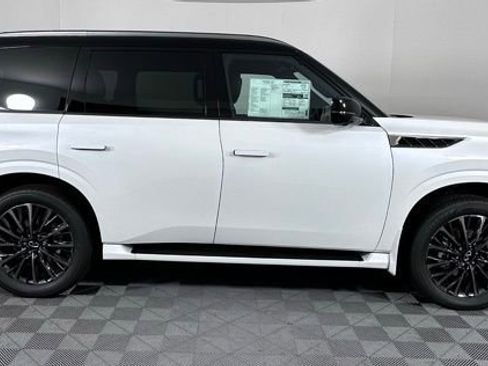 New 2026 INFINITI QX80 Autograph AWD/4WD image 8