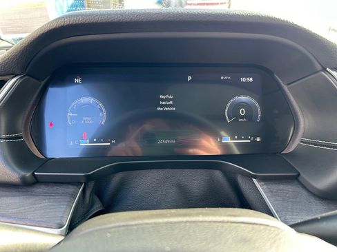 Used 2023 Jeep Grand Cherokee L Limited w/ Luxury Tech Group II image 16