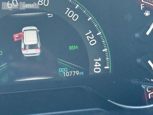 Used 2025 Toyota RAV4 XLE image 19