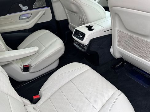 Used 2021 Mercedes-Benz GLS 450 4MATIC image 31